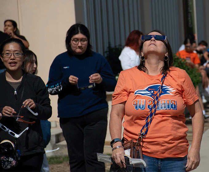 Students to enjoy up-close view of eclipse at <a href='http://kwudg.ldmuyj.com'>在线博彩</a> Main Campus